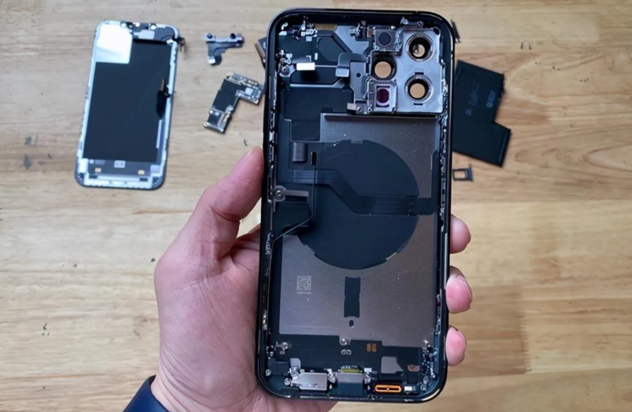 网友闲鱼买了台iPhone12PM，GSX验机发现已更换序列号，这是什么机器？